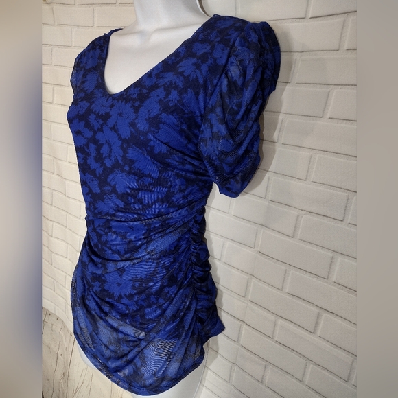 Cable & Gauge Blue and Black Abstract Mesh Stretch Top - Picture 3 of 7